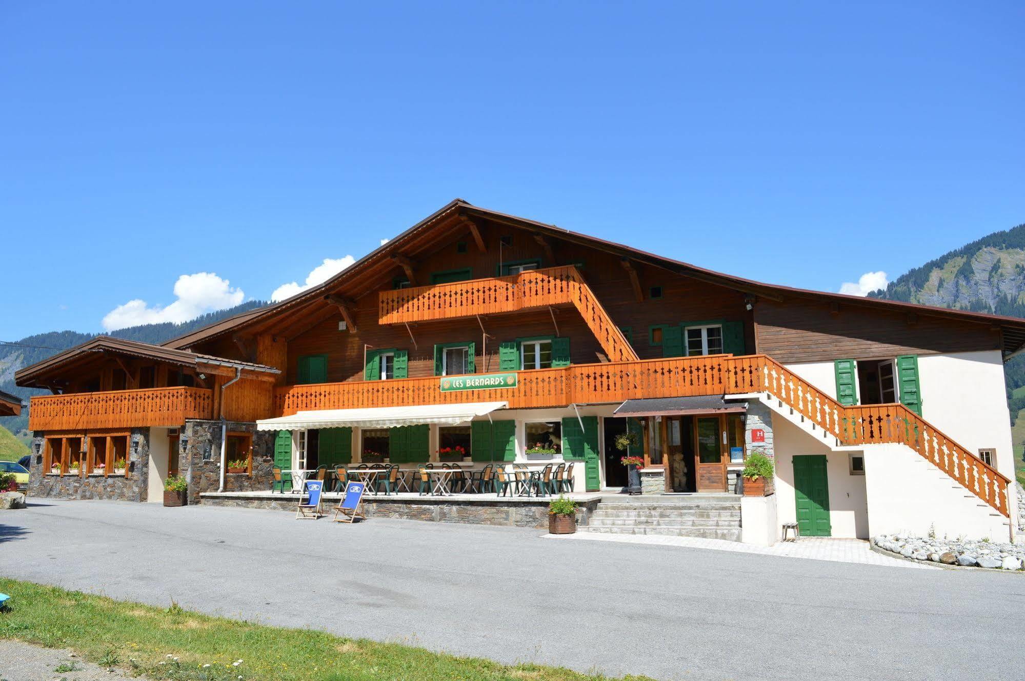 Hotel Les Bernards Praz-sur-Arly Exterior photo