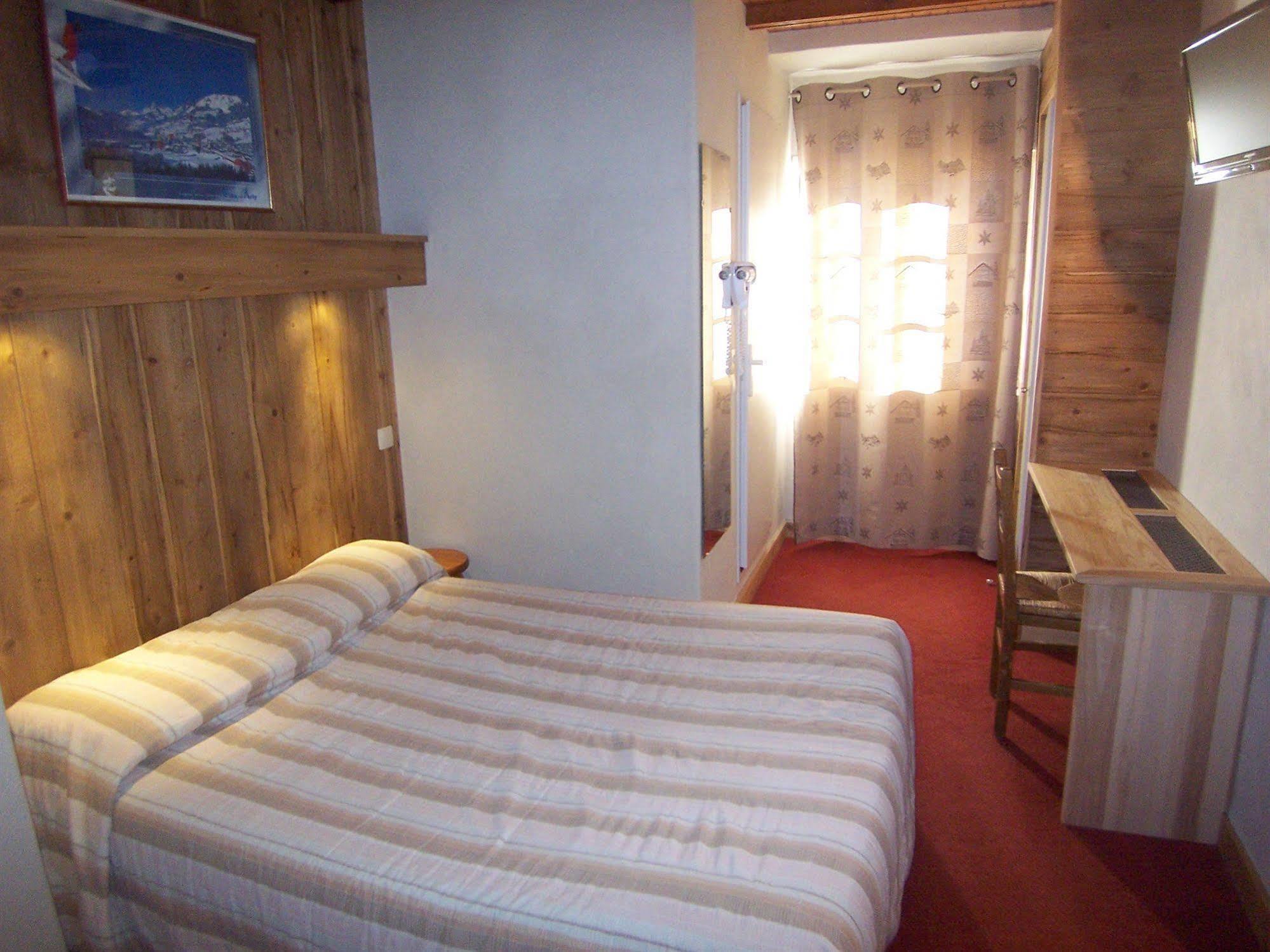 Hotel Les Bernards Praz-sur-Arly Exterior photo