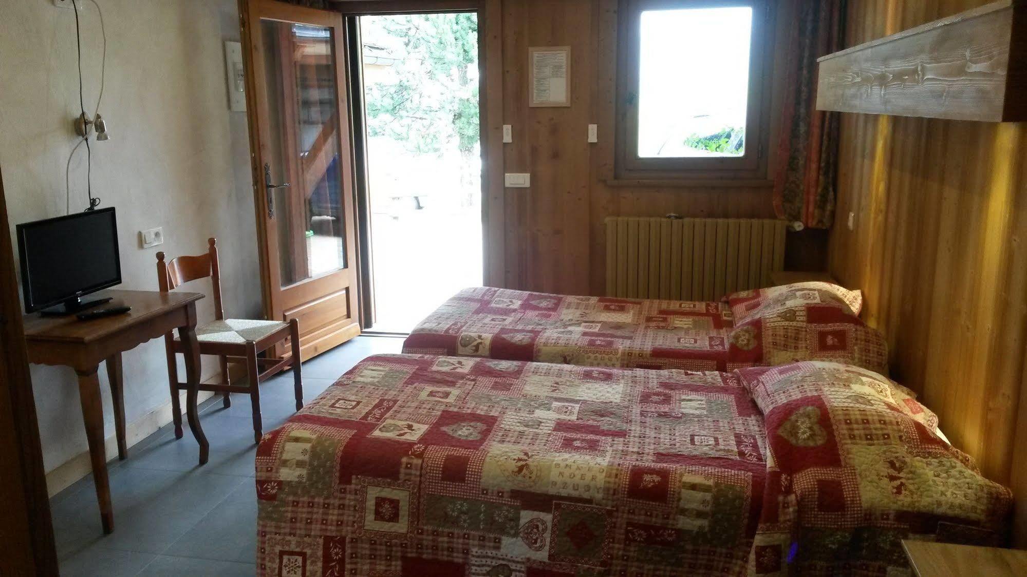 Hotel Les Bernards Praz-sur-Arly Exterior photo